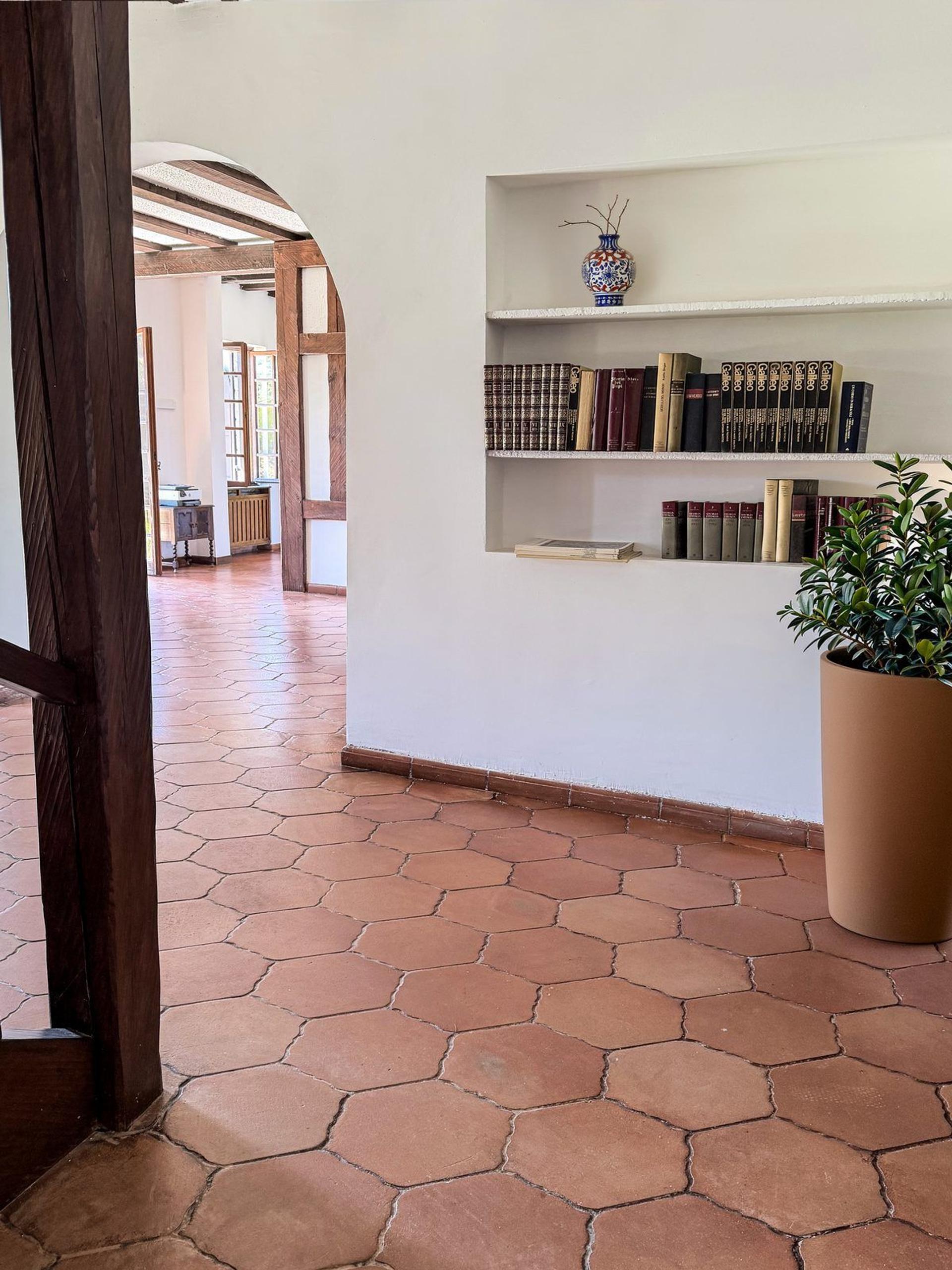 Uno spazio interno luminoso della Casa di Stefano